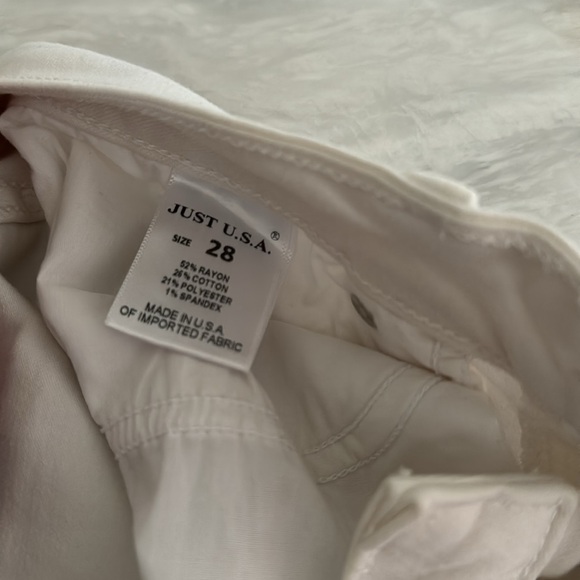 Just USA | Teagan Distressed Scissor Hem Skinny Jean
White - Picture 7 of 8